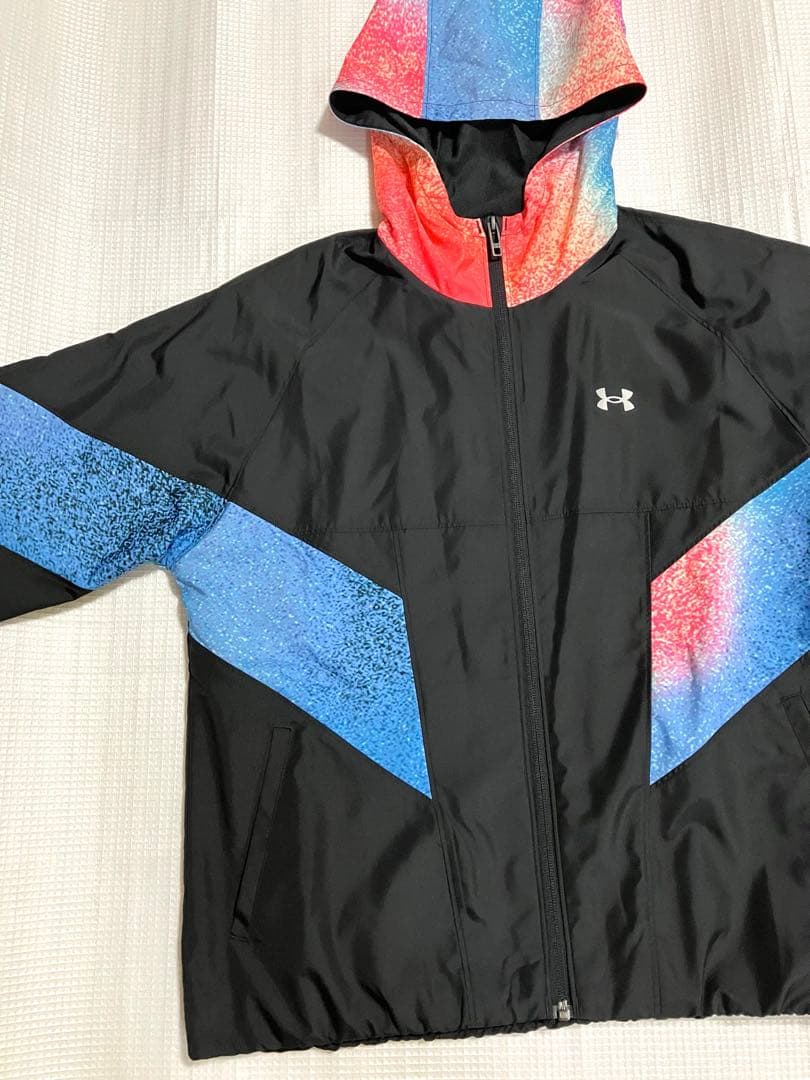専用 アンダーアーマーUnderArmour ウィンドブレーカー