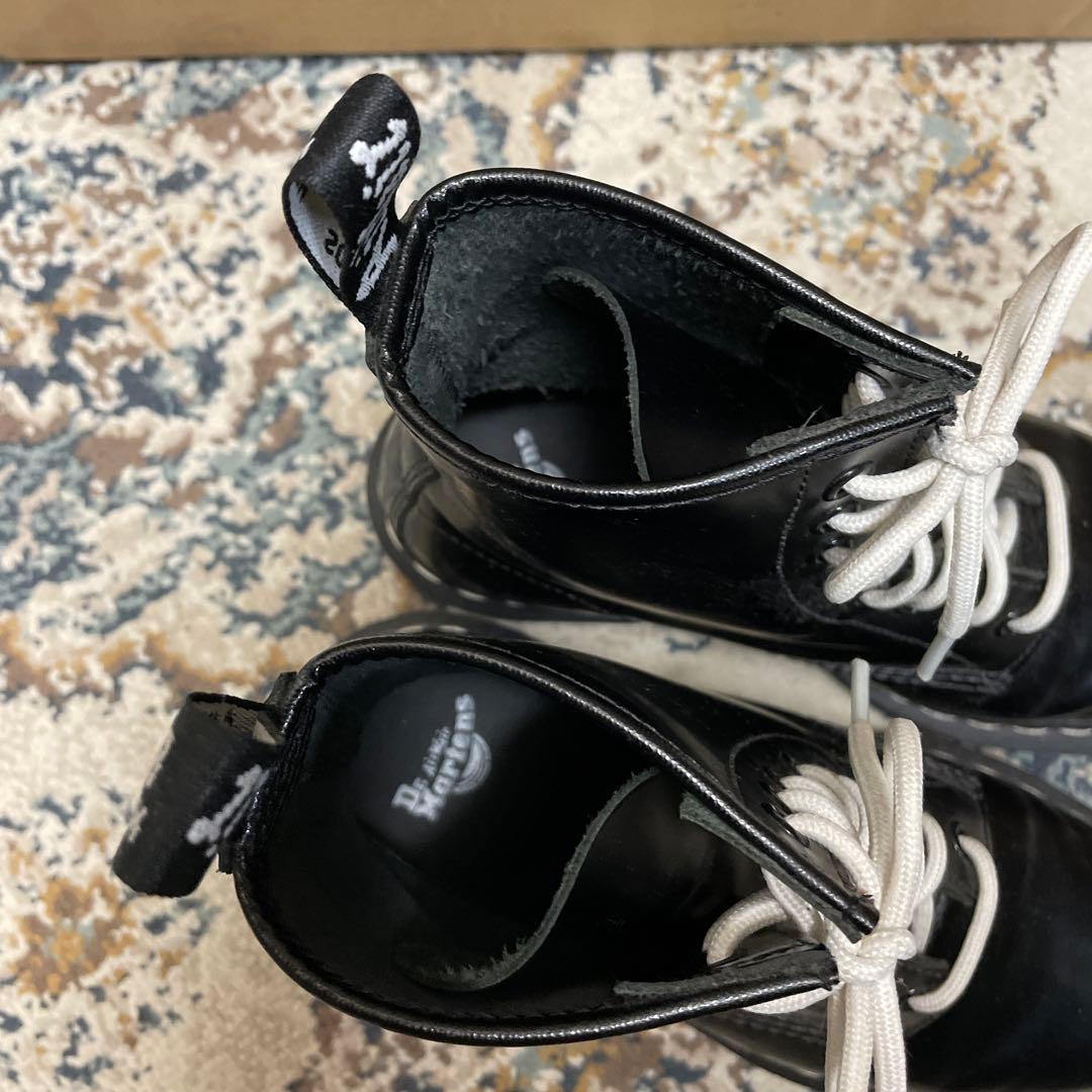 Dr.Martens 8ホール レディース 黒 レザーブーツ ハイカット