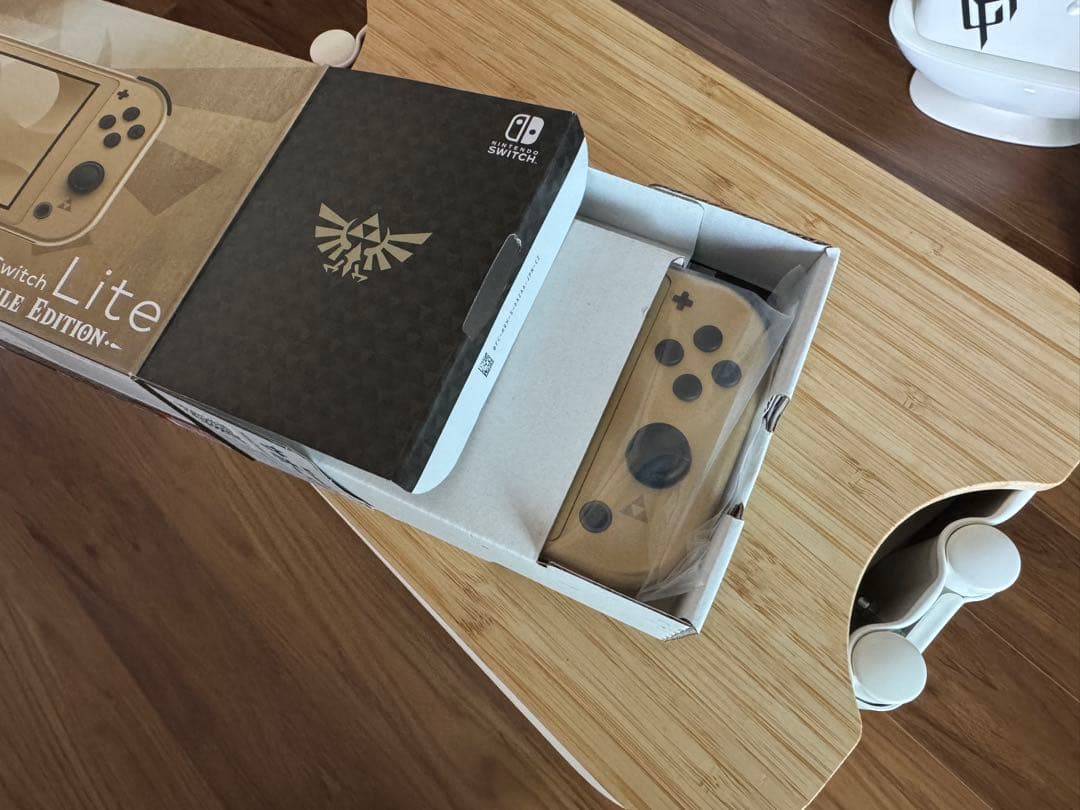 [新品]Nintendo Switch Lite本体 ハイラルエディション