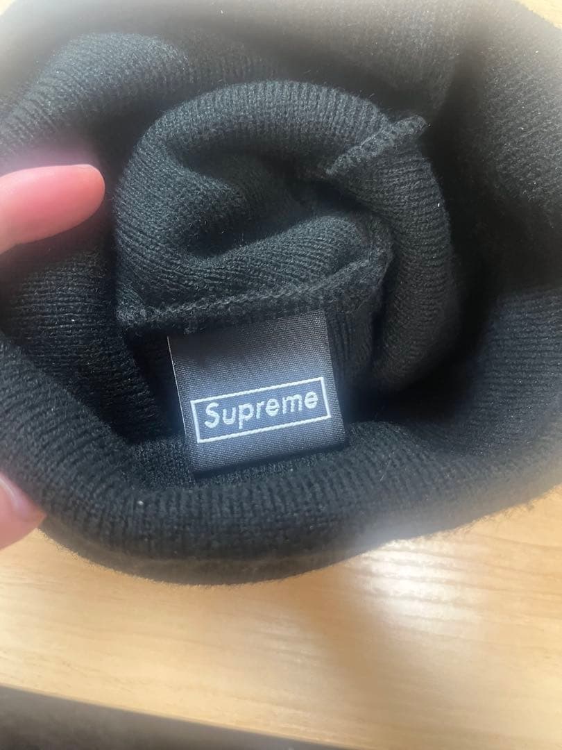 り*る様 supreme ビーニー