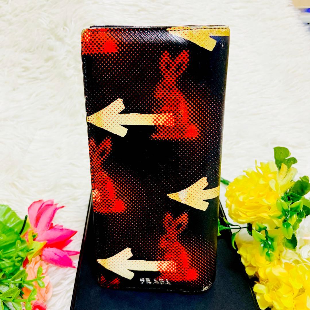 コラボ✨PRADA✨プラダ✨二つ折り財布✨ラビット✨ジェームスジーン✨ウサギ✨