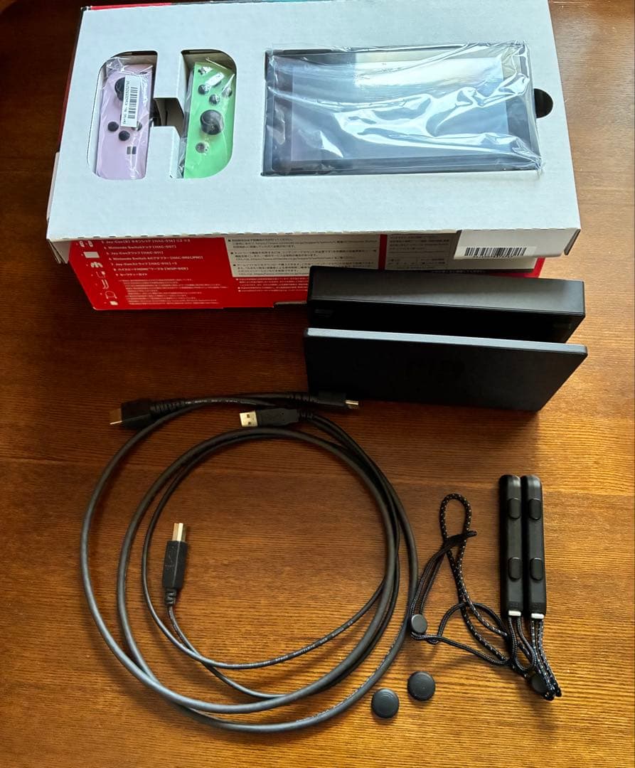 Nintendo Switch 本体 ジョイコンパステルピンクとパステルグリーン