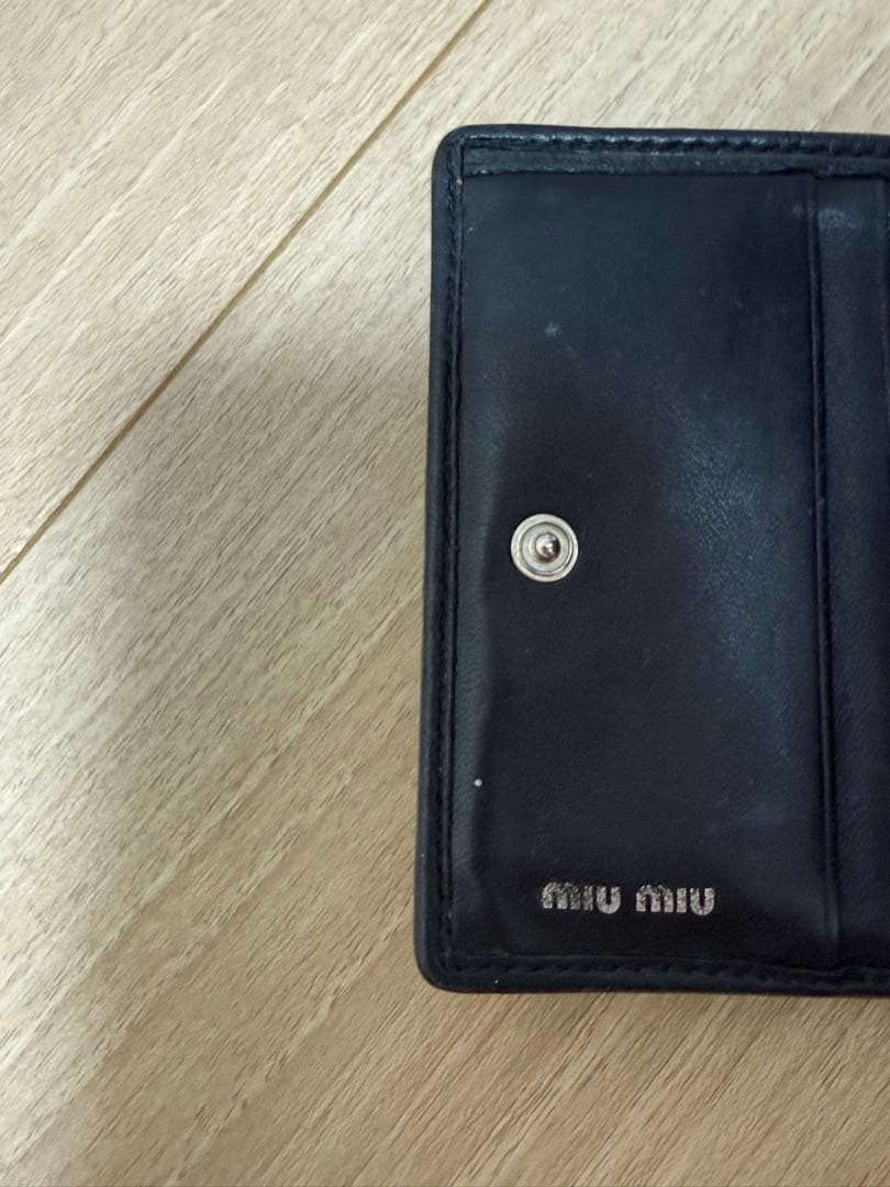MIU MIU ブラック マテラッセ 二つ折り財布