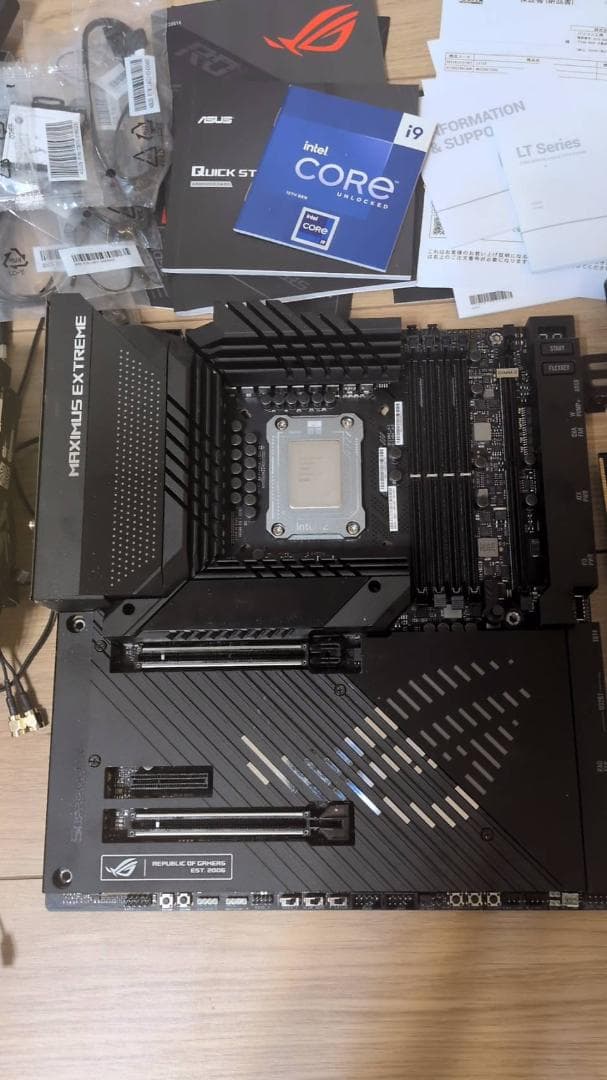 マザーボード i9 13900K/ ASUS ROG MAXIMUS Z790 EXTREME