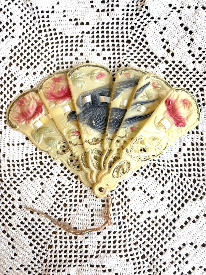 ♡ フランスアンティーク　ファン　扇子　ツバメ　セルロイド　ビスクドール　リボン