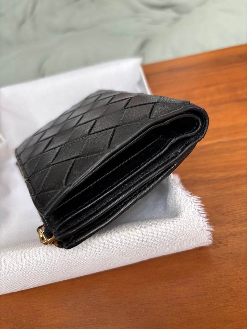 BOTTEGA VENETA イントレチャート二つ折り財布 ブラック