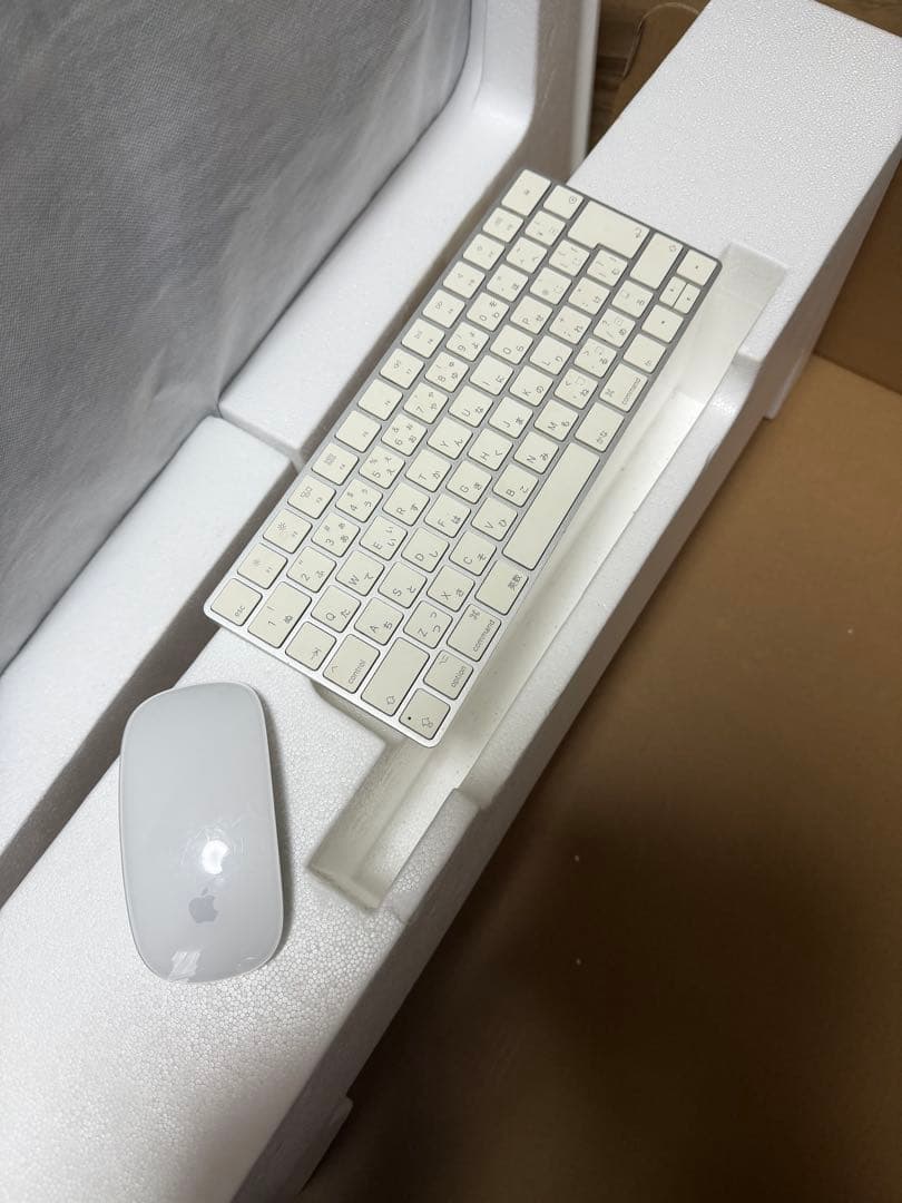 Apple iMac 本体 、キーボード 、マウス付き