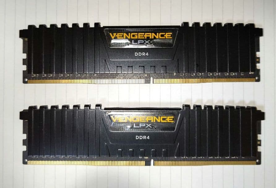 メモリー CORSAIR DDR4-2666MHz 8GBx2