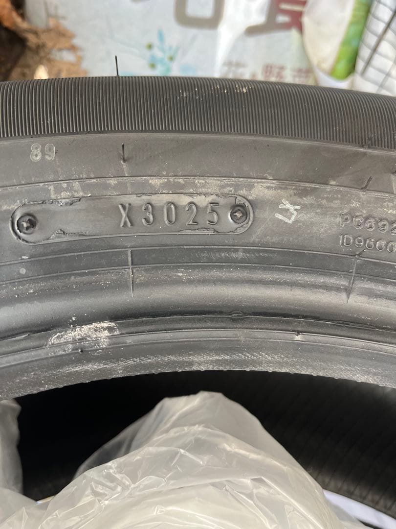 225/60R 18 ダンロップGRANDTREK 新車取外しタイヤ