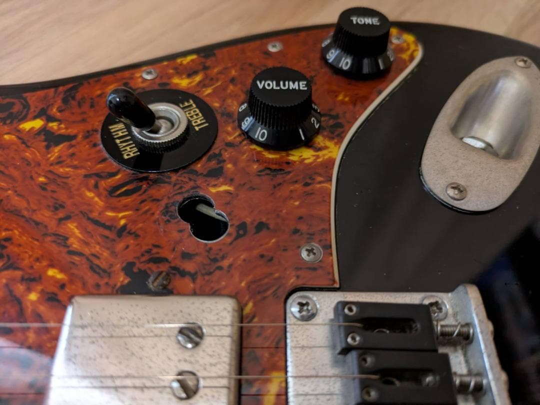 FREEDOM CUSTOM GUITAR RESEARCH STタイプ