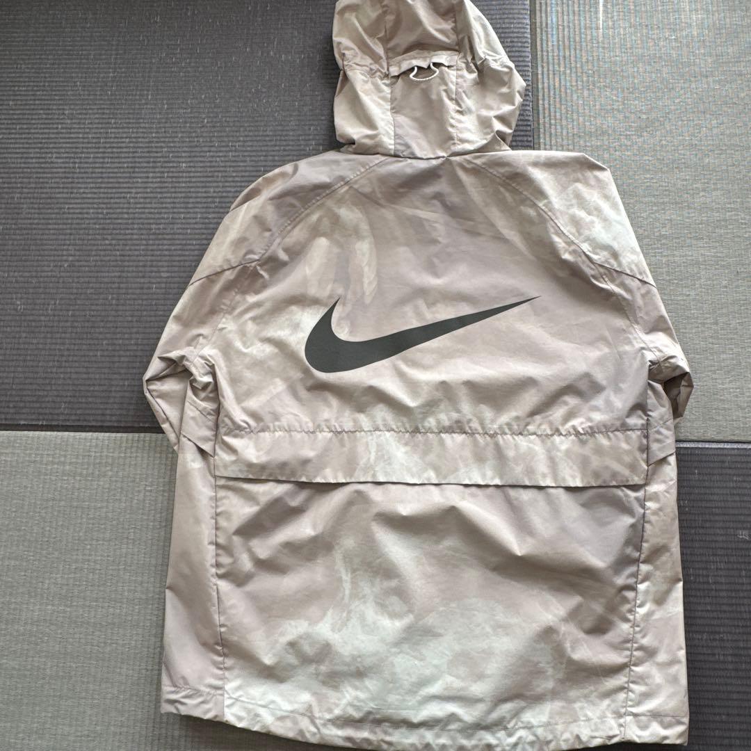 ナイキ Storm-FIT ランニングディビジョンFB8551-030