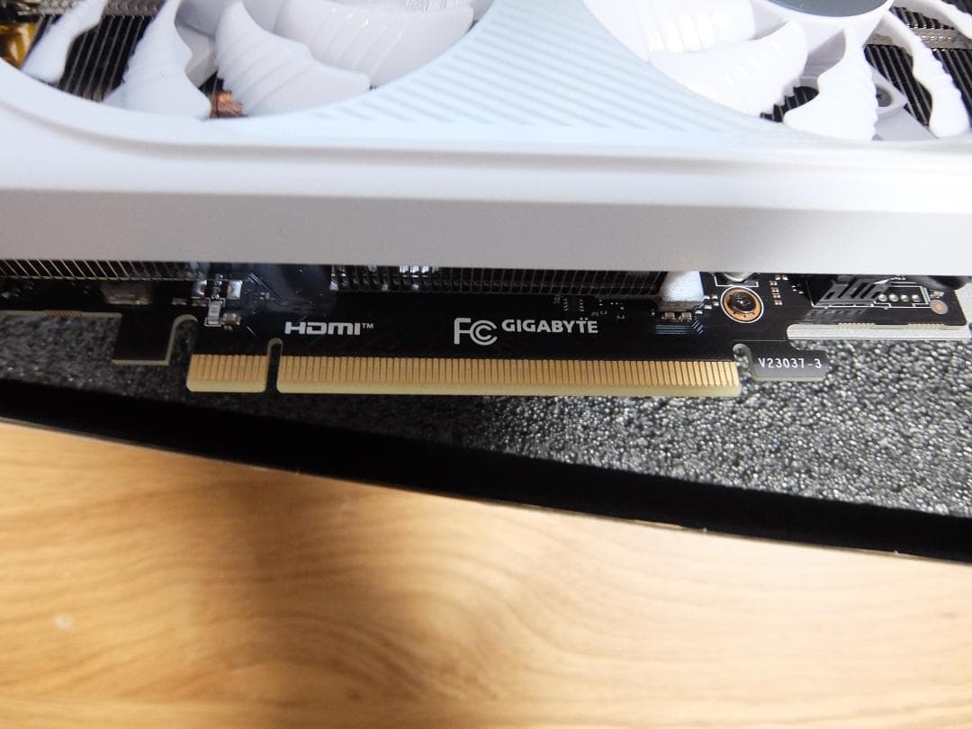 【動作確認済み製品保証】RTX 4060 AERO OC 8G 白グラボ 白pc