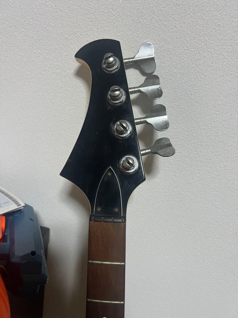 ベース B.C.Rich WARLOCK
