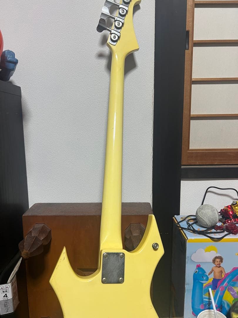 ベース B.C.Rich WARLOCK