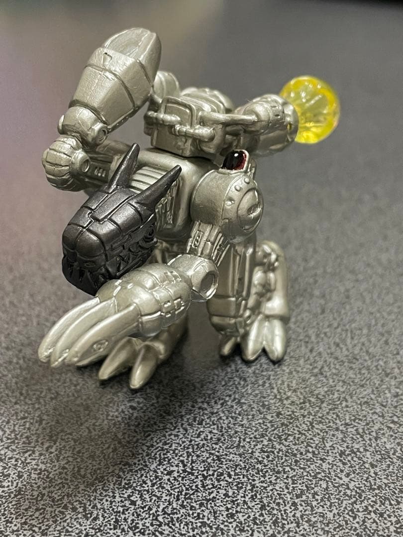 デジタルモンスターフィギュア　ムゲンドラモンVSヴォーグレイモン