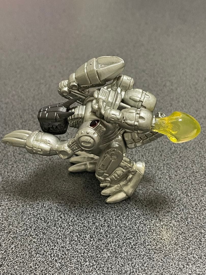 デジタルモンスターフィギュア　ムゲンドラモンVSヴォーグレイモン