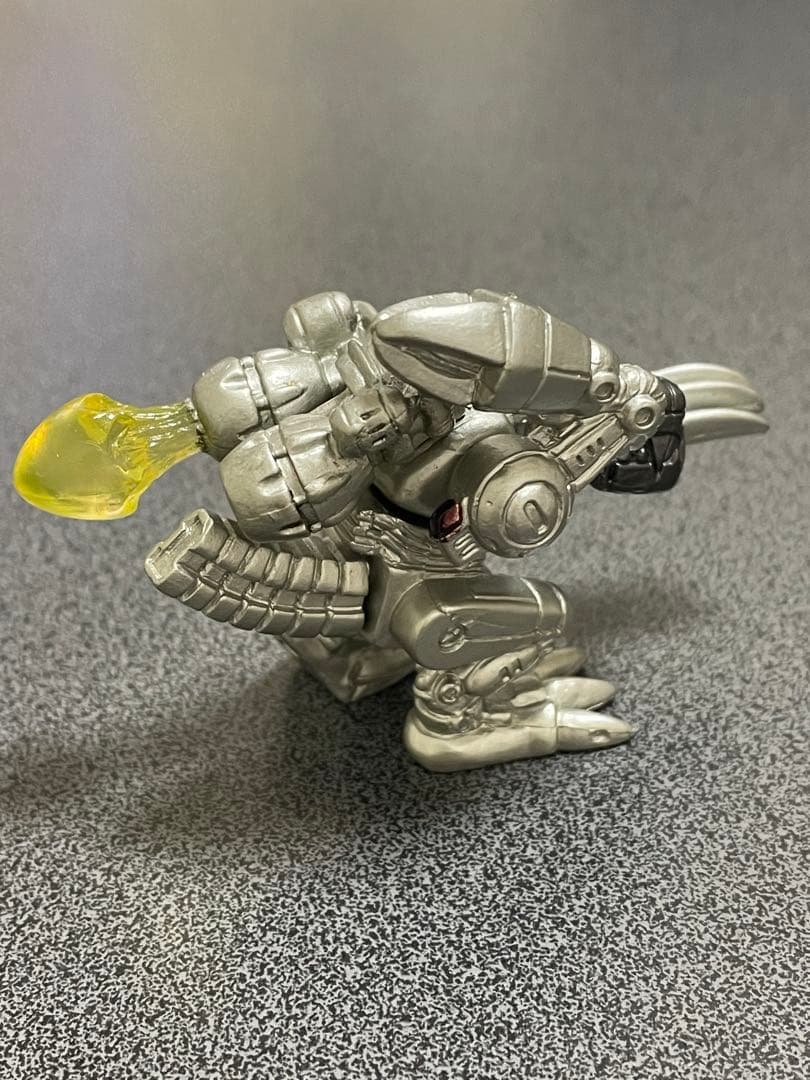 デジタルモンスターフィギュア　ムゲンドラモンVSヴォーグレイモン