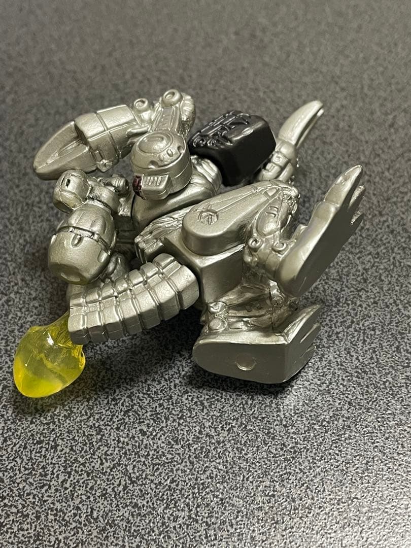 デジタルモンスターフィギュア　ムゲンドラモンVSヴォーグレイモン