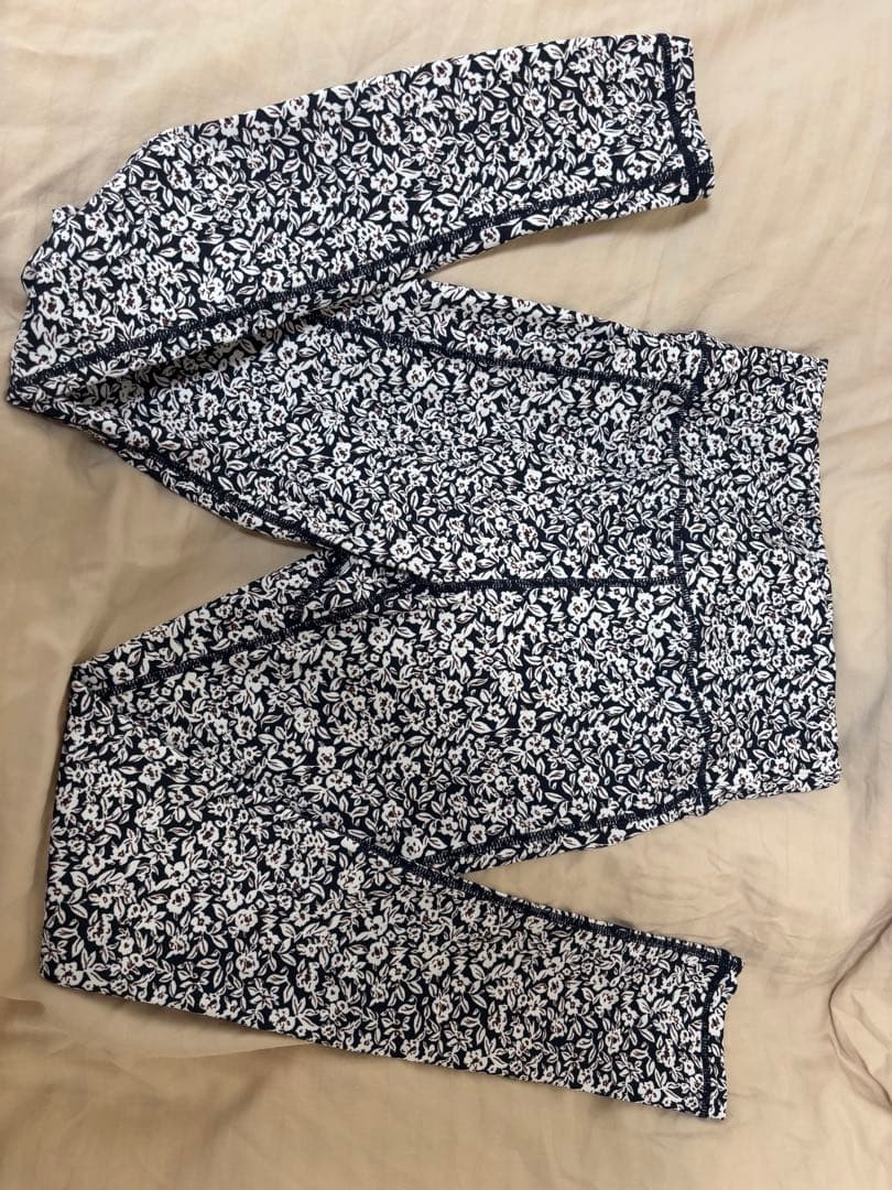 emmi yoga セットアップ　NAVY花柄　サイズ1
