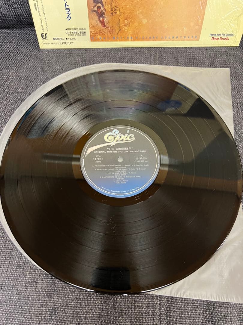 1985年 グーニーズ 帯付きサントラLP レコード美盤 28·3P-629