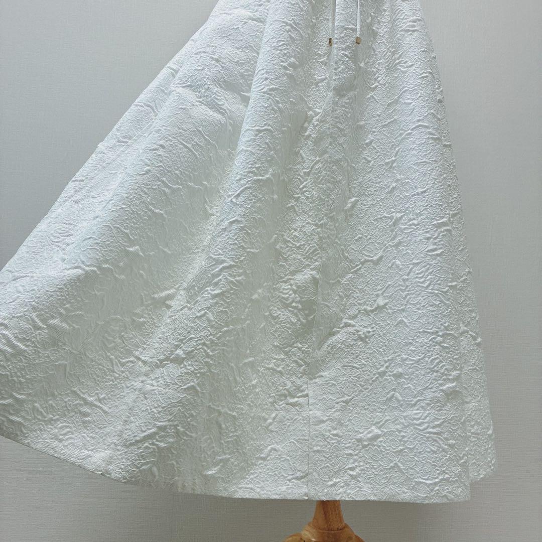 美品　エブール　フラワーJQ　ジャガード　ボリュームスカート　ホワイト　白　38