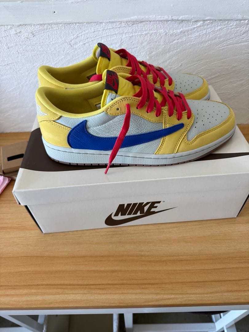 Travis Scott × Nike Air Jordan 1 Canary
