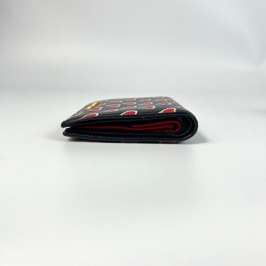 レア✨ミュウミュウ 二つ折り財布 総柄 ハート レザー ブラック バイカラー