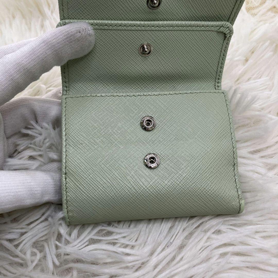 ✨希少カラー✨PRADA プラダ 三つ折り財布 三角ロゴ サフィアーノ レザー