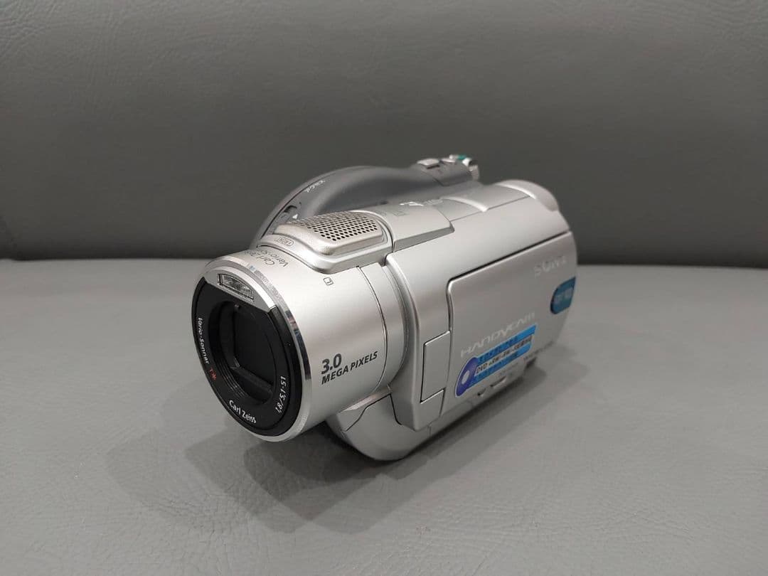 ☆超美品☆　SONY デジタルビデオカメラレコーダー　DCR-DVD405