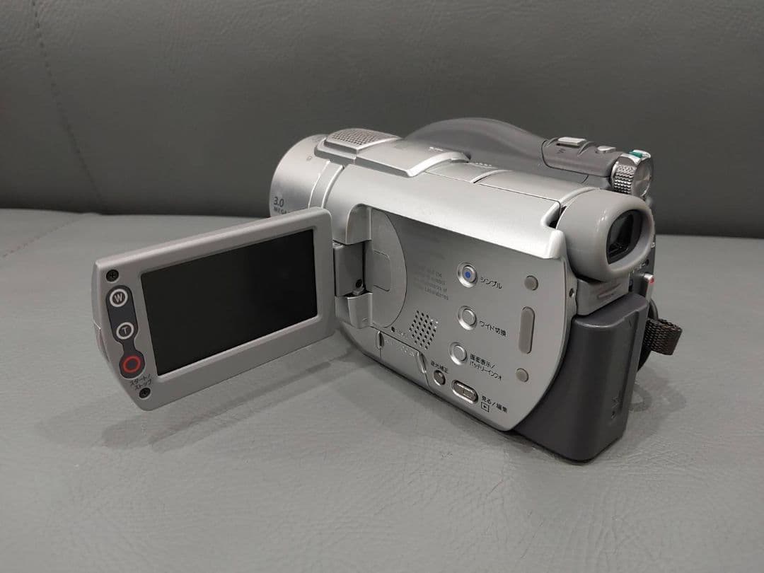 ☆超美品☆　SONY デジタルビデオカメラレコーダー　DCR-DVD405