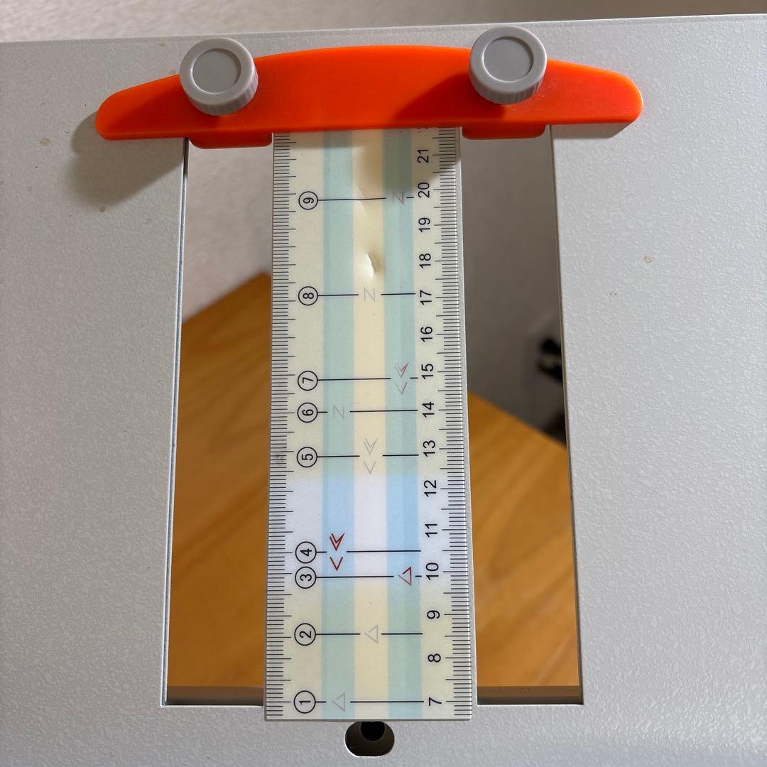 自動紙折り機