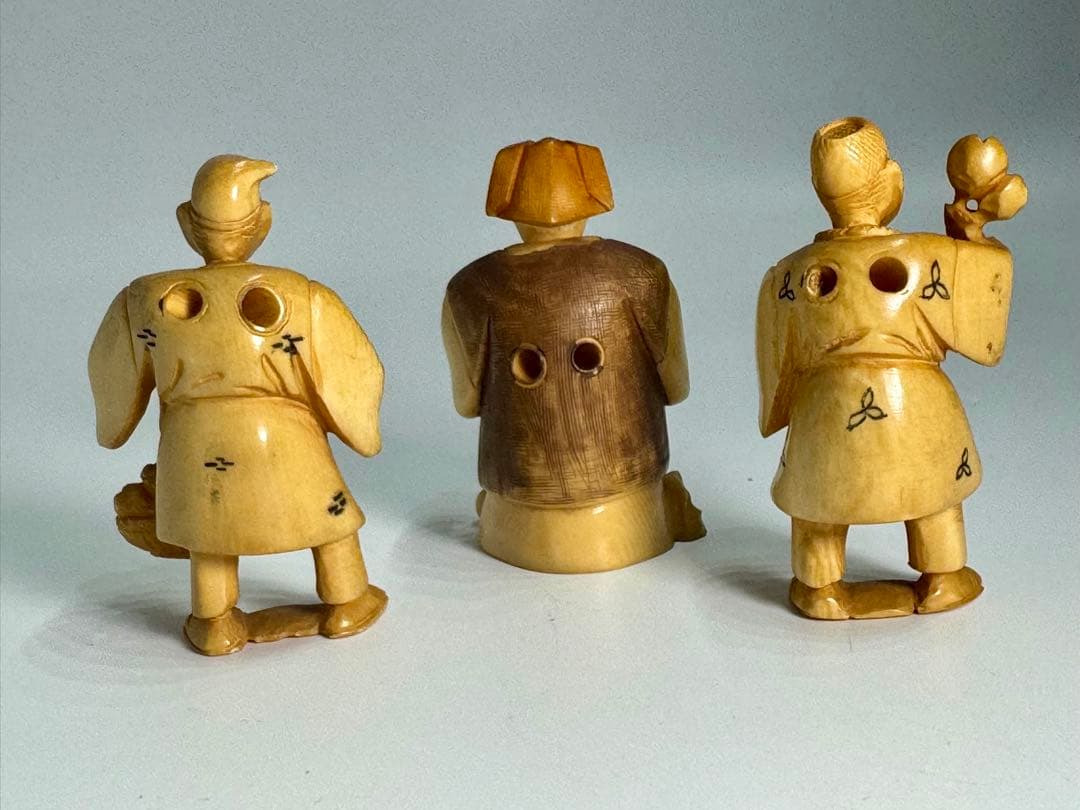 み*マ様 時代【 玉山 】造 細密彫刻 天然素材 牙 根付 からくり顔 僧侶他８