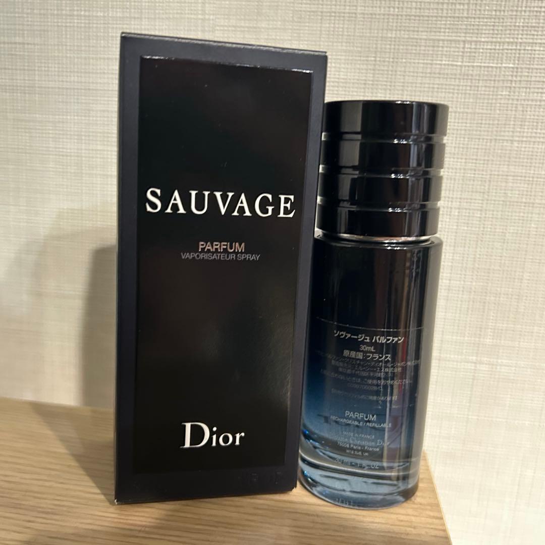 Dior ディオール　ソヴァージュパルファンsauvage30ml 箱、袋付き