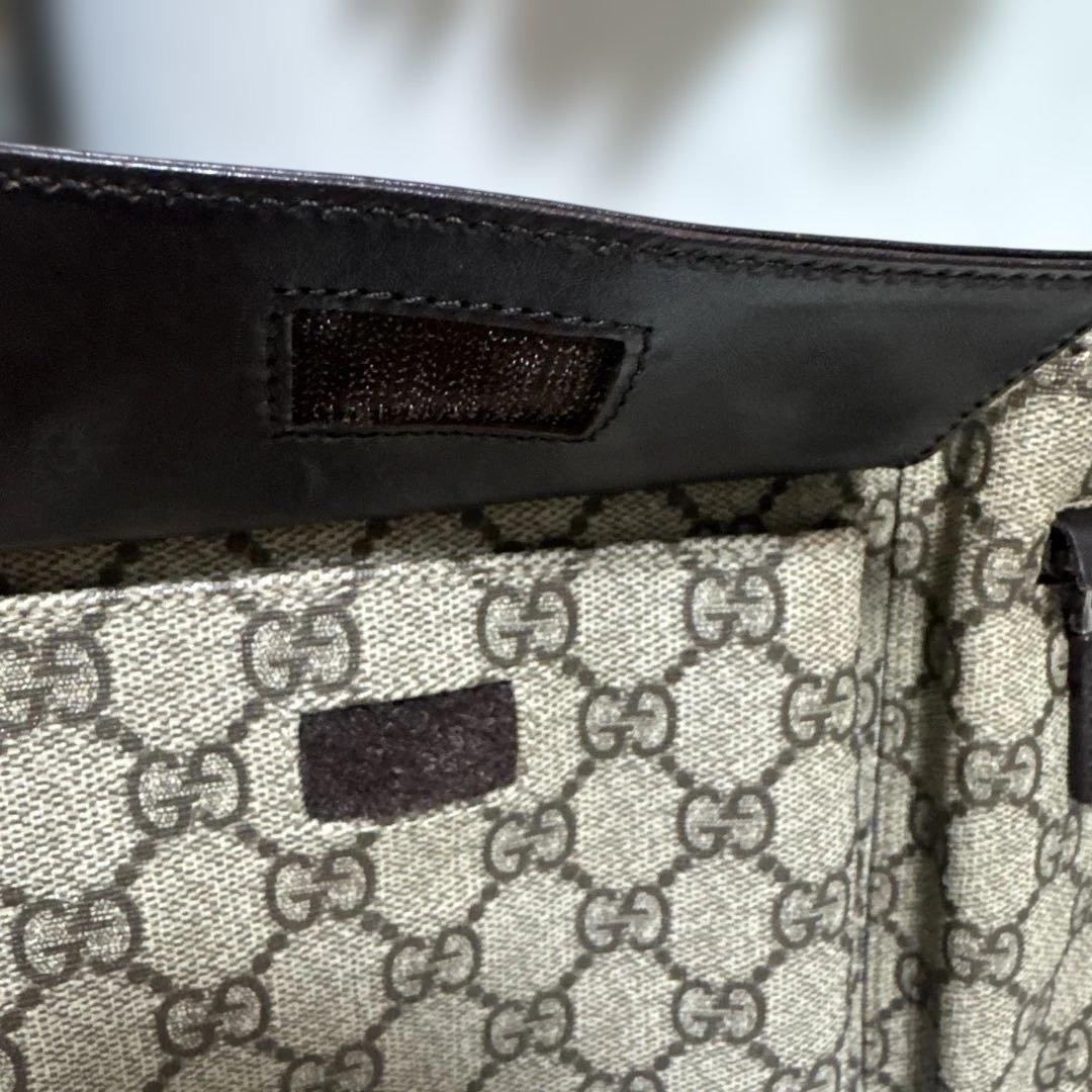 レアGucci GGパターン ボディバッグ
