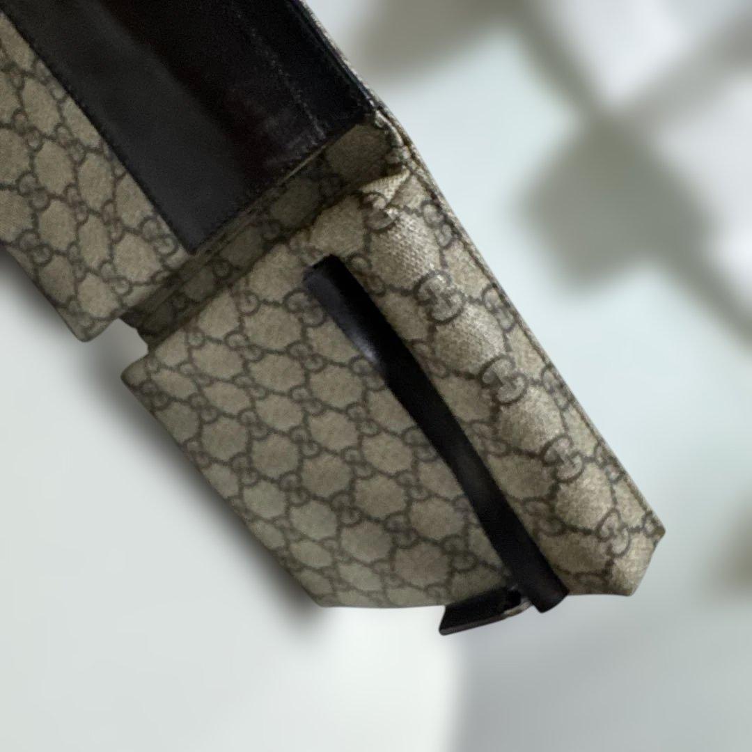 レアGucci GGパターン ボディバッグ