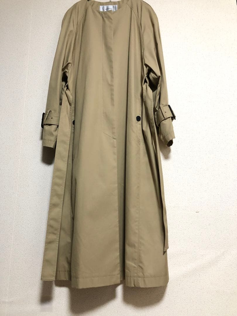 ADORE ノーカラートレンチコート　7万　美品　38 ベージュ