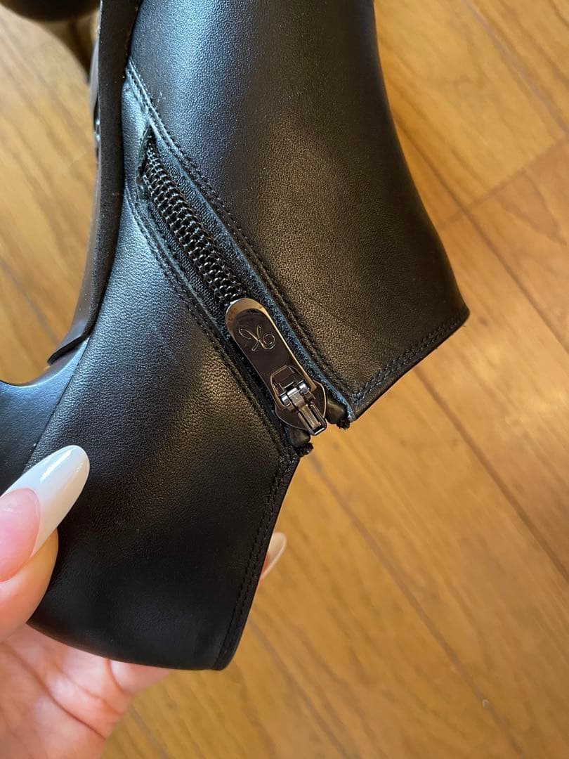 美品　銀座カネマツ　黒 レザー アンクルブーツ ヒール9cm