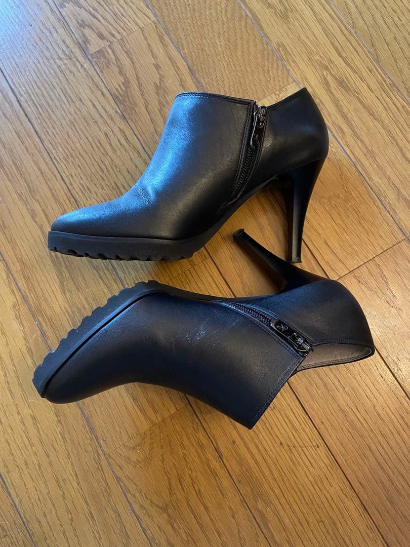 美品　銀座カネマツ　黒 レザー アンクルブーツ ヒール9cm