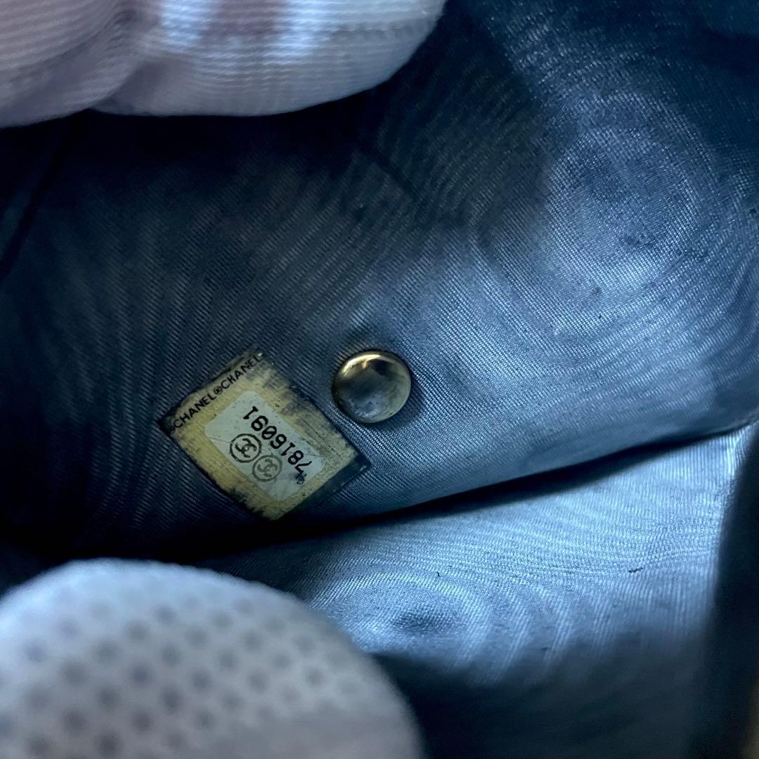 CHANEL シャネル レザー 二つ折り財布