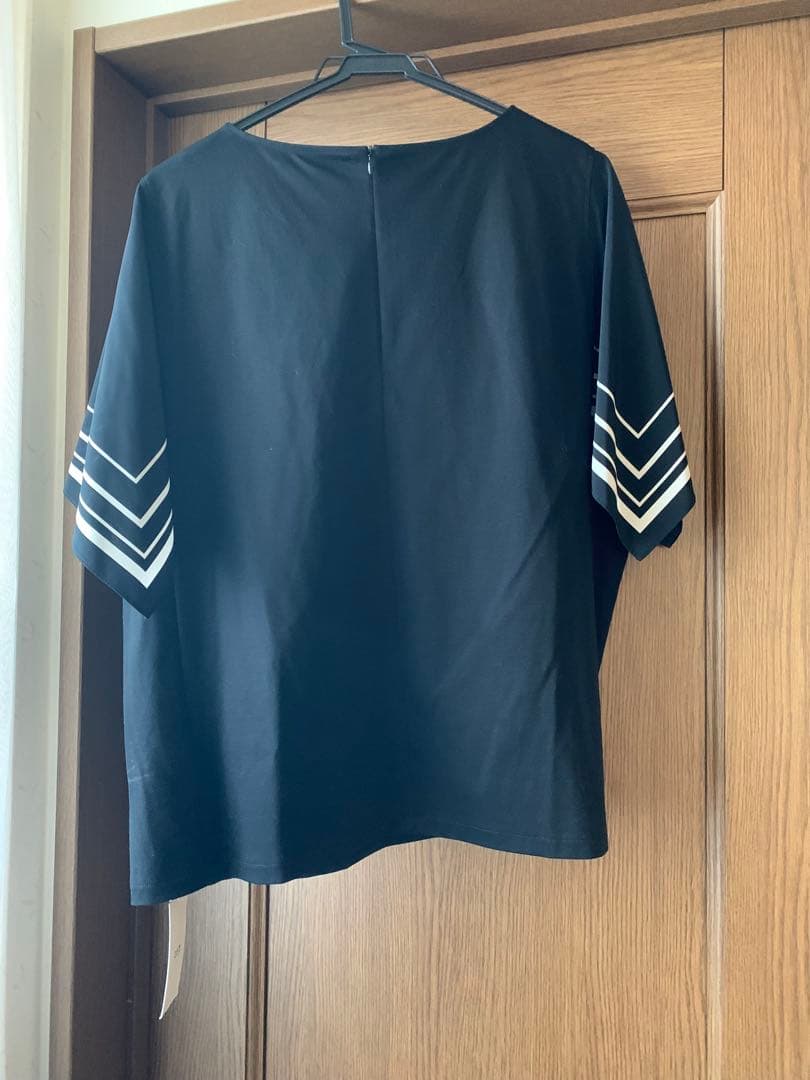 ガーネット。3Lサイズ 半袖トップス❣️２３区
