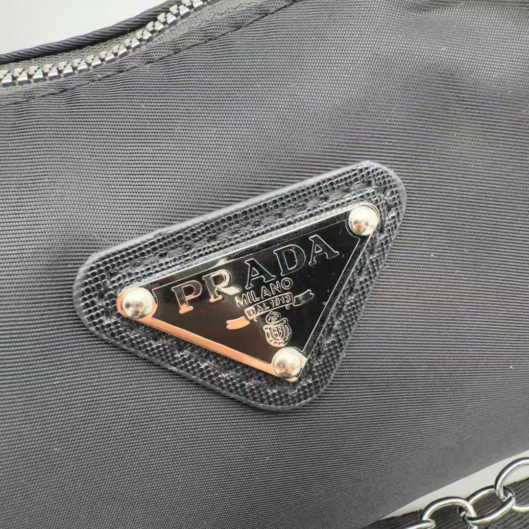 美品 プラダ ノベルティ ショルダーバッグ