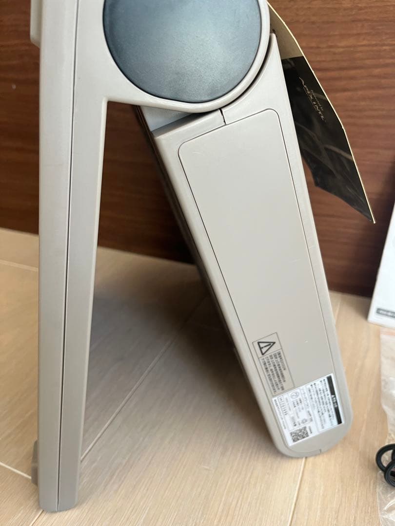 新品アピックス APF-560 グレイッシュ SOTOMO ソーラーパワーファン