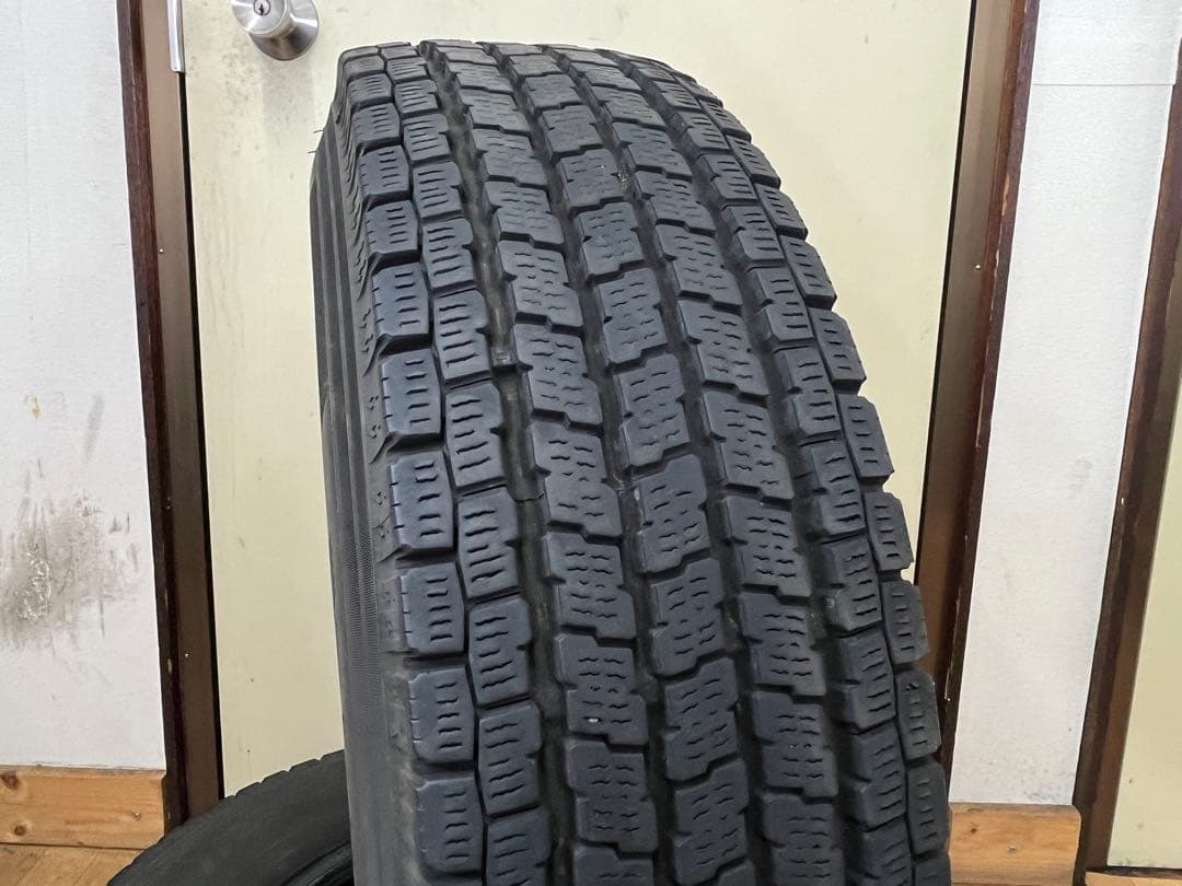 2019年製 ヨコハマ 中古冬タイヤ 195/80R15 LT 4本セット
