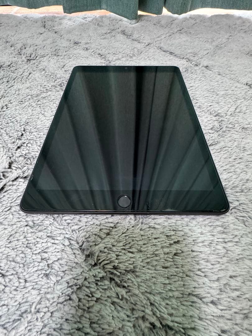 Apple iPad 無印第8世代128GB(スペースグレー) 10.2インチ