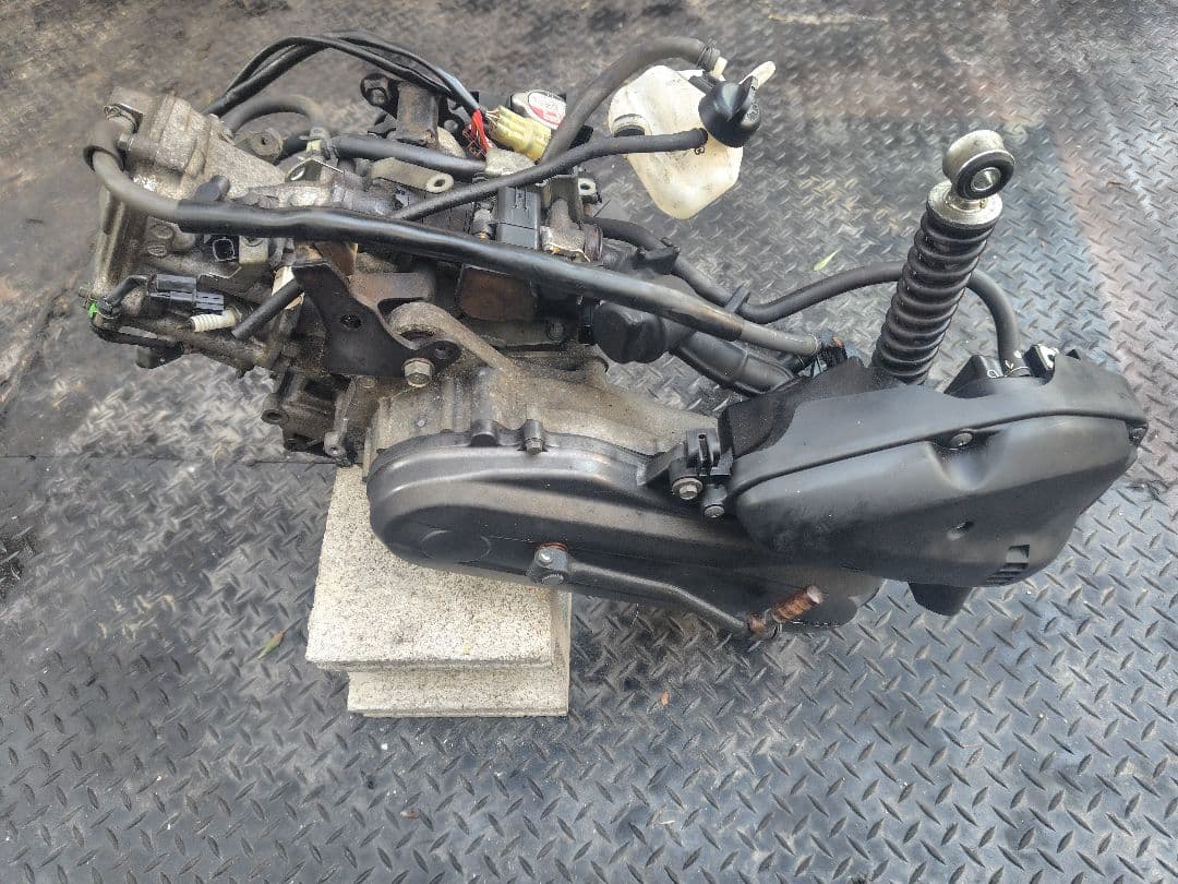 HONDAズーマー 純正50CCエンジン・セル・リア廻り一式 【中古・お買得品】