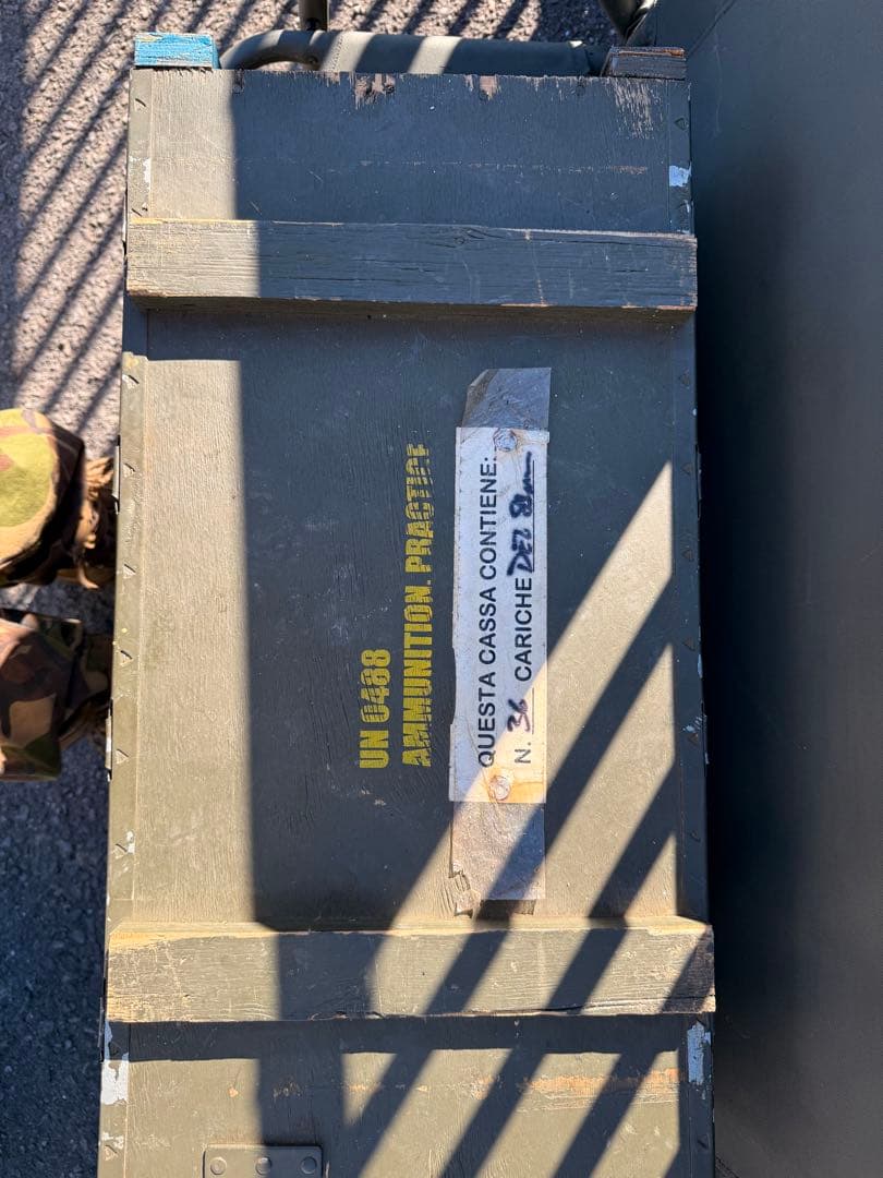 イタリア軍 実物放出品　木箱　空箱