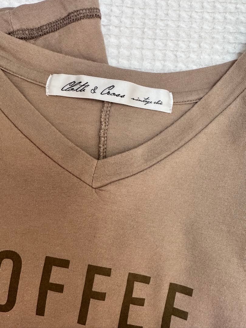 HUG O WaR COFFEE VネックTシャツ　カーキブラウン　ハグオーワー
