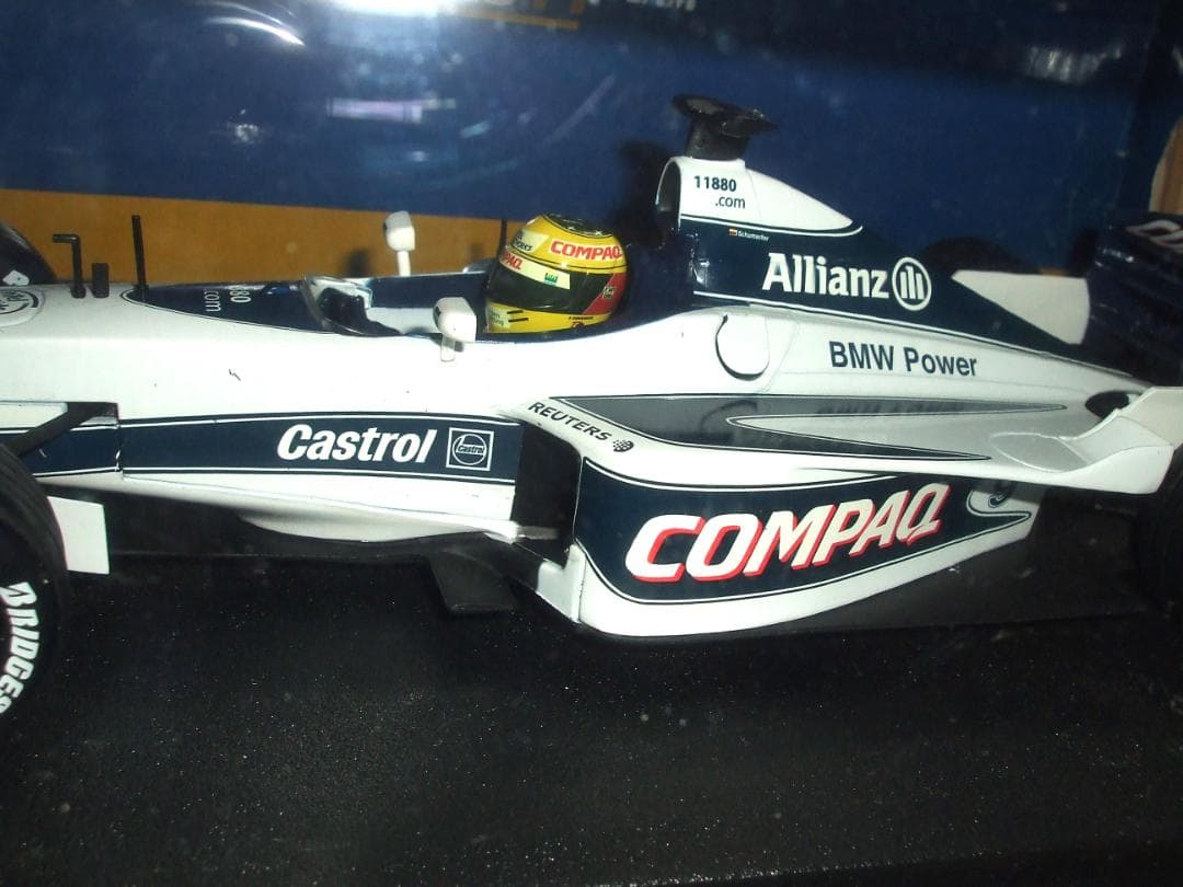 ウィリアムズ　　（ＦＷ２２）　２０００　R・シューマッハ　＃９　１／１８