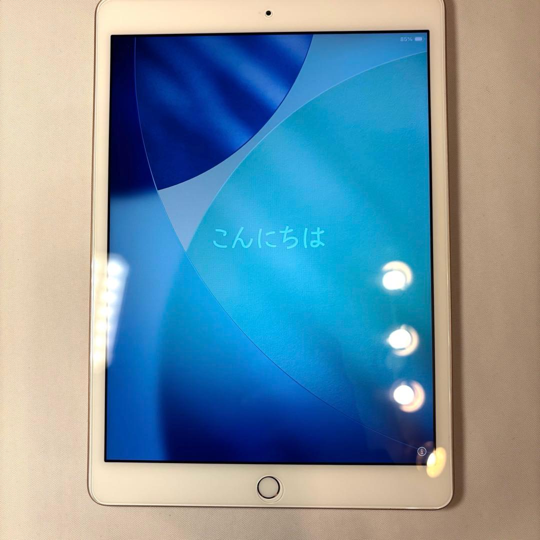 【美品】iPad 第8世代 32GB WIFIモデル　ケース付　SIMフリー