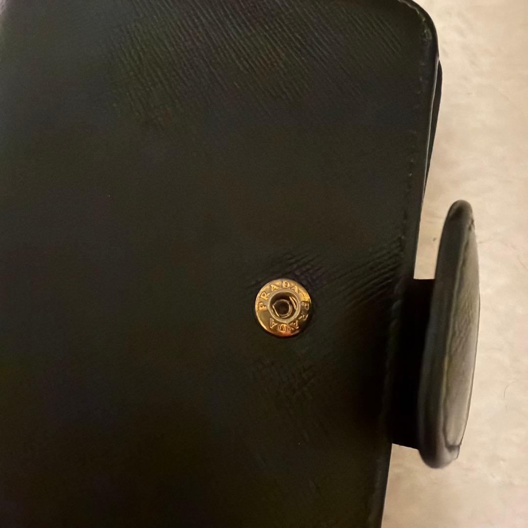 PRADA ブラックレザー 二つ折り財布 プラダ 黒 カードケース 小銭入れ付き